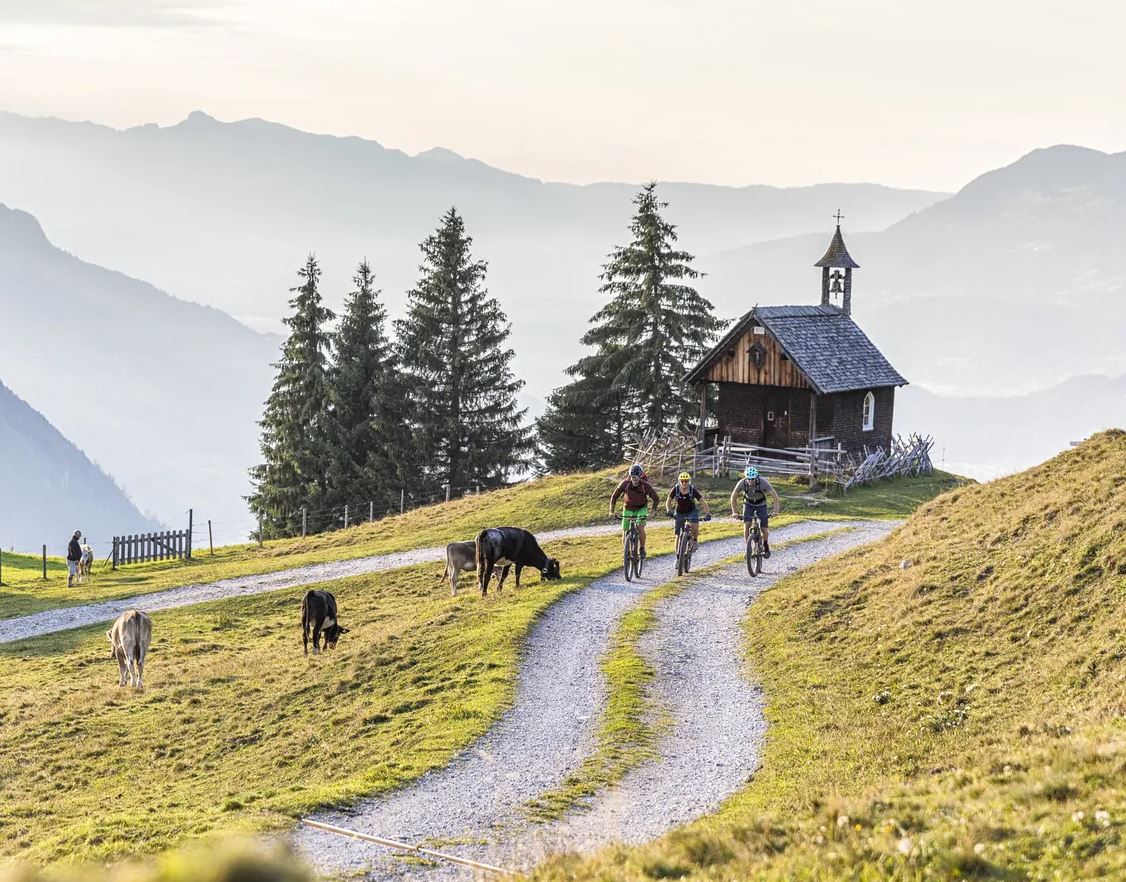 mit dem mountainbike zur hütte